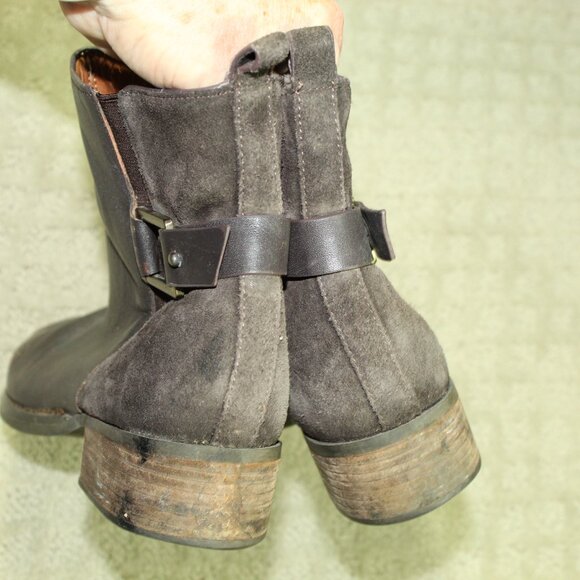 Donald J Pliner Women's 7.5M Distressed Brown Leather Stacked Heel Ankle Boots - Picture 5 of 6